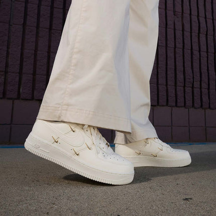 Nike W Air Force 1 07 LX FV3654-111-